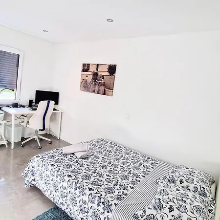 Big House With Pool - 5 Min Walk To 빌라