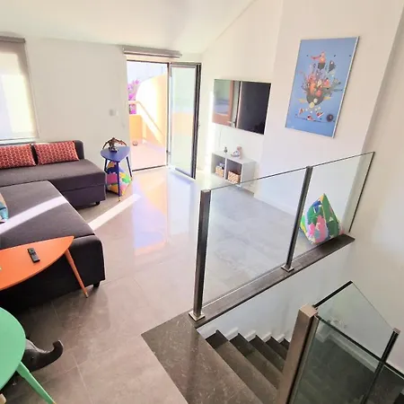 Big House With Pool - 5 Min Walk To Villa