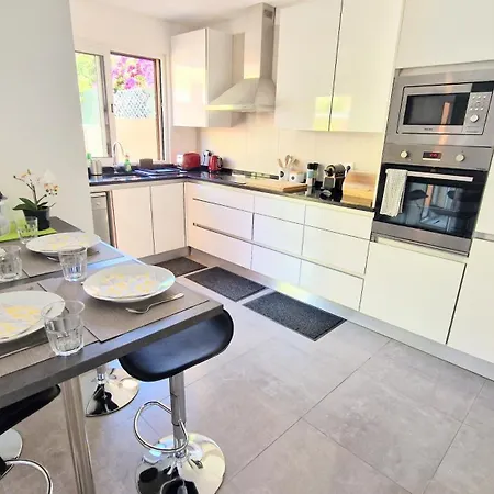 Big House With Pool - 5 Min Walk To Vila Costa de Caparica