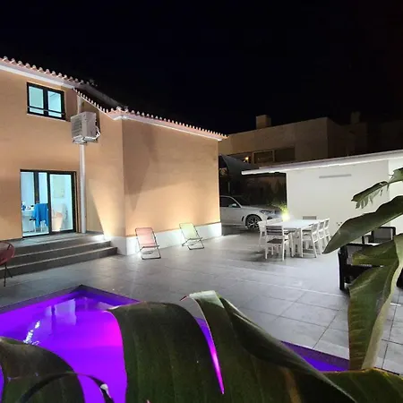 Villa Big House With Pool - 5 Min Walk To