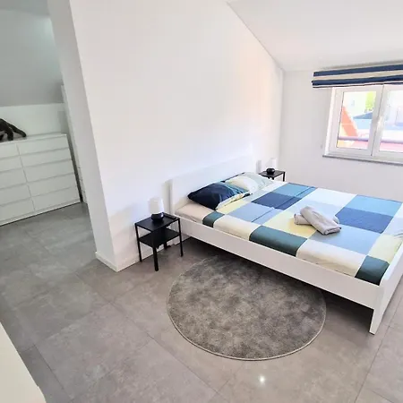Big House With Pool - 5 Min Walk To Villa Costa da Caparica