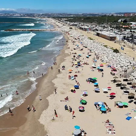 Villa Big House With Pool - 5 Min Walk To Costa da Caparica