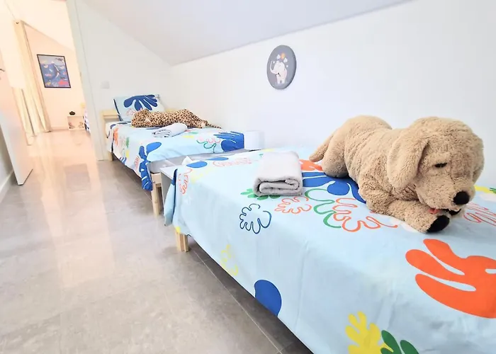 Villa Big House With Pool - 5 Min Walk To *